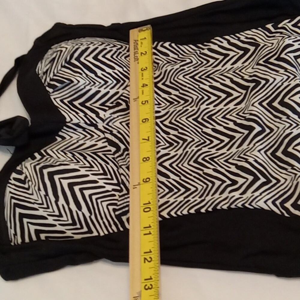 Merona Women's Black  Zebra design Halter one piece Medium Swimsuit. Feminine - Picture 6 of 8